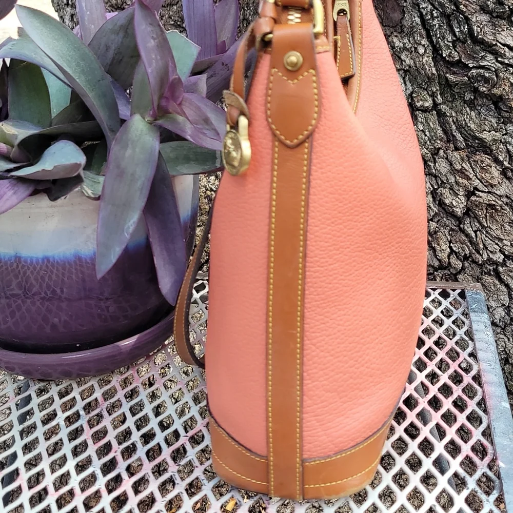 Vintage Dooney & Bourke AWL Sweet Peachy Hobo - Picture 4 of 16